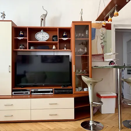 Mesacna Apartmán *